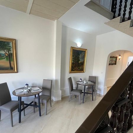 Bed and Breakfast Alina Boutique Living Вікторія Екстер'єр фото