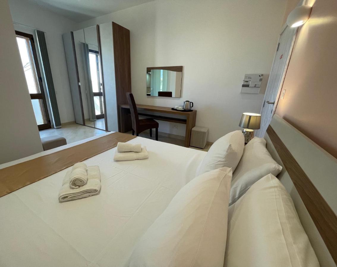 Bed and Breakfast Alina Boutique Living Вікторія Екстер'єр фото