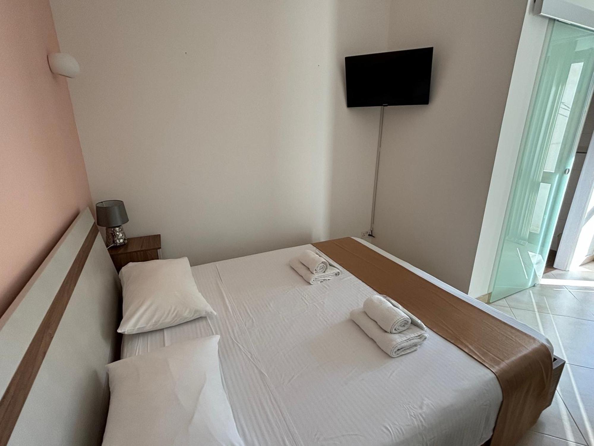 Bed and Breakfast Alina Boutique Living Вікторія Екстер'єр фото